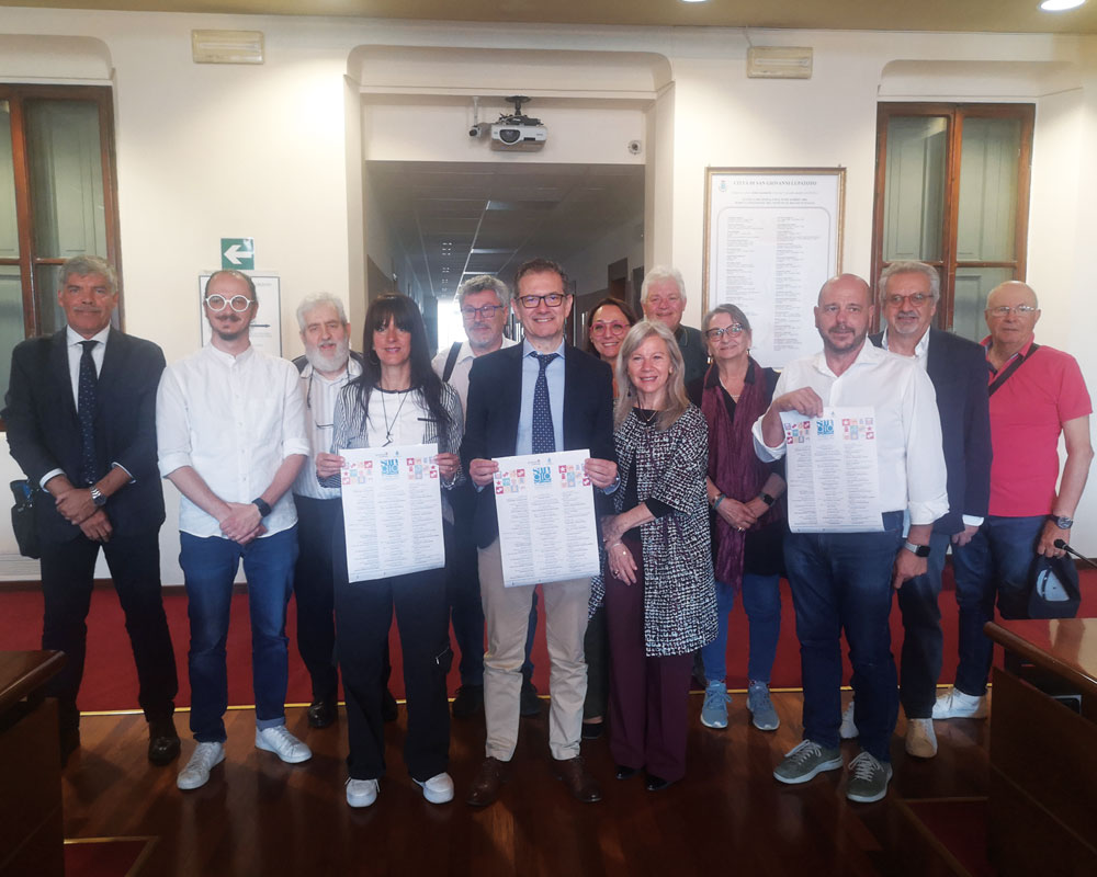 Il sindaco Attilio Gastaldello con i rappresentanti delle associazioni coinvolte nella rassegna Sangiò ArtFestival
