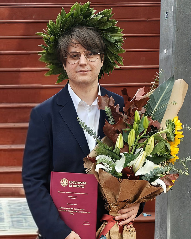 Laurea Dennis Avesani