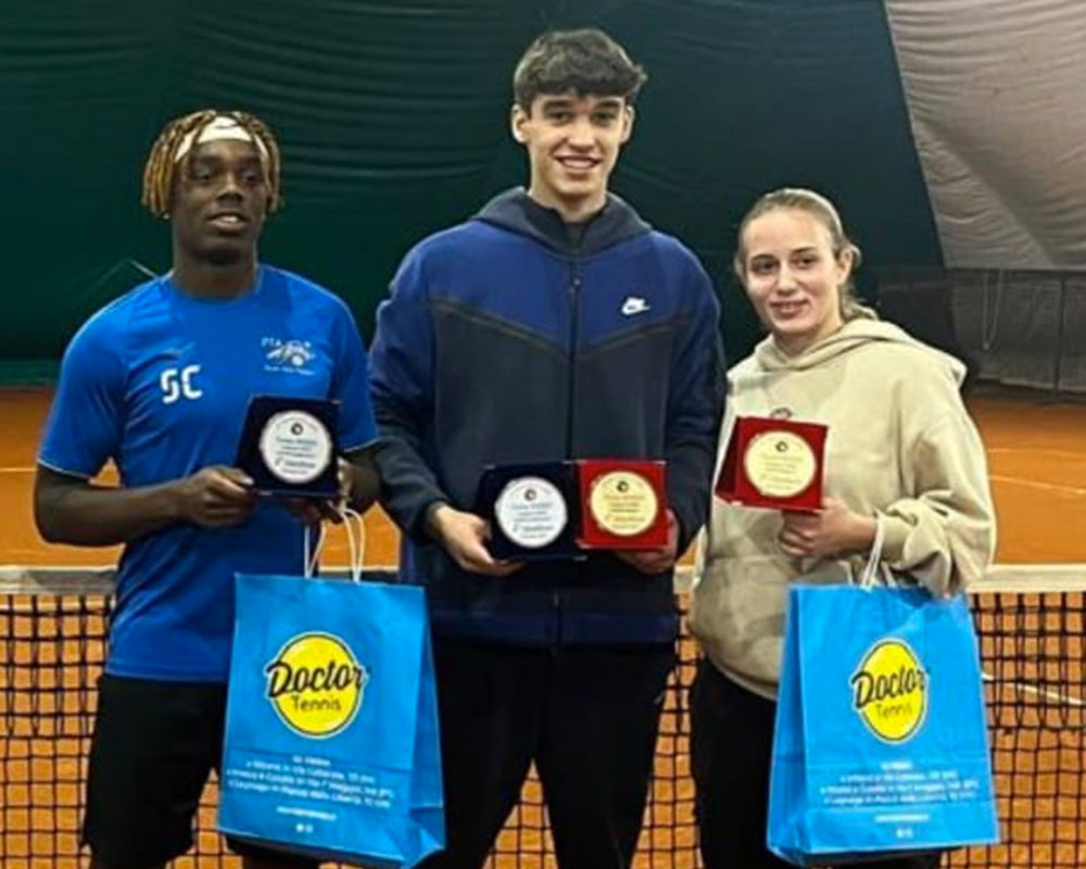 Giovanni Ronzio, nella foto al centro, Tennis San Giovanni Lupatoto