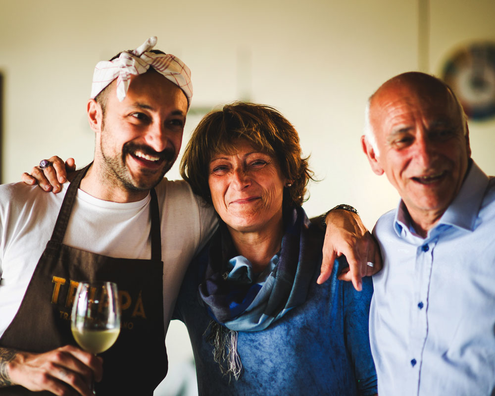 Lo chef Diego Rossi insieme ai genitori