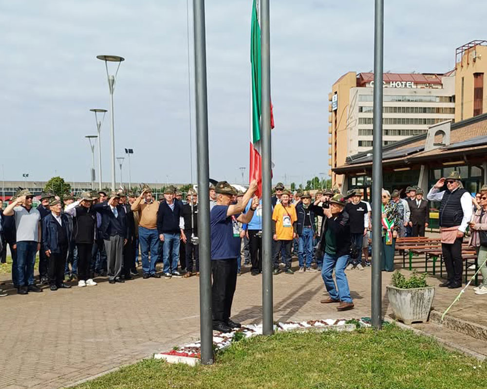 180 penne nere al ritrovo dei pionieri della Vodice
