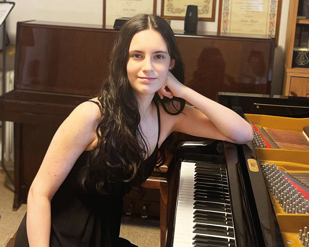 Carlotta Rigano, lupatotina talentuosa al pianoforte