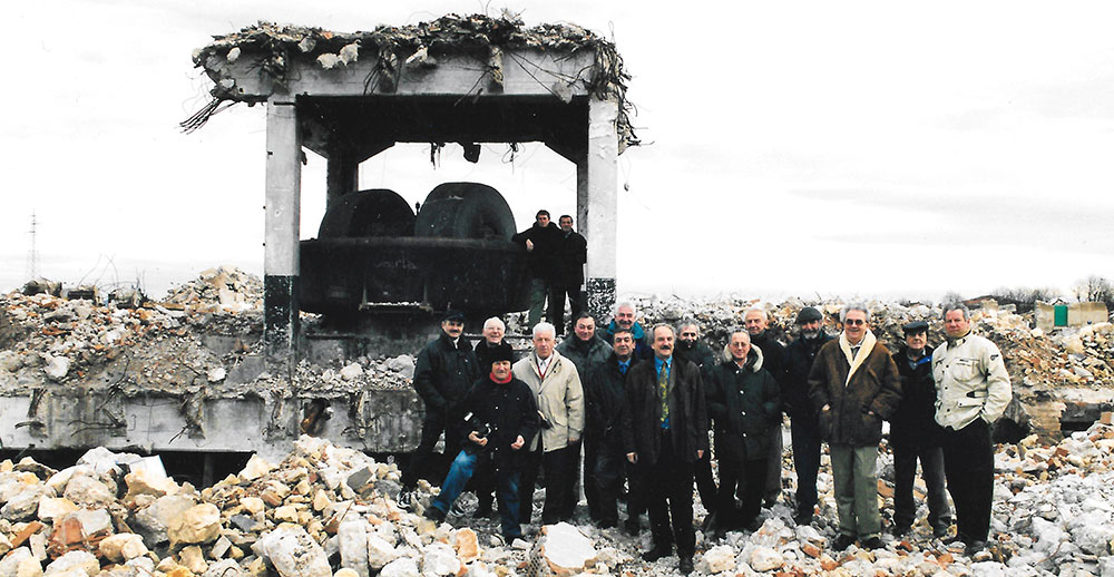 Gruppo-Molazza-2003 Molassa le radici da conservare a San Giovanni Lupatoto, il comitato con il sindaco Remo Taioli nel 2003