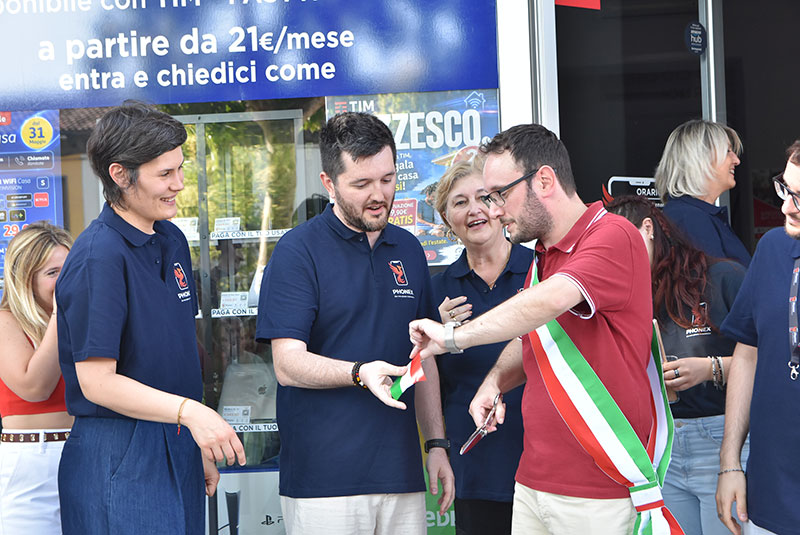 Phonex-Dario-Smecca-e-Fulvio-Sartori-San-Giovanni-Lupatoto Ha aperto a San Giovanni Lupatoto, Phonex, il nuovo punto di riferimento per la telefonia