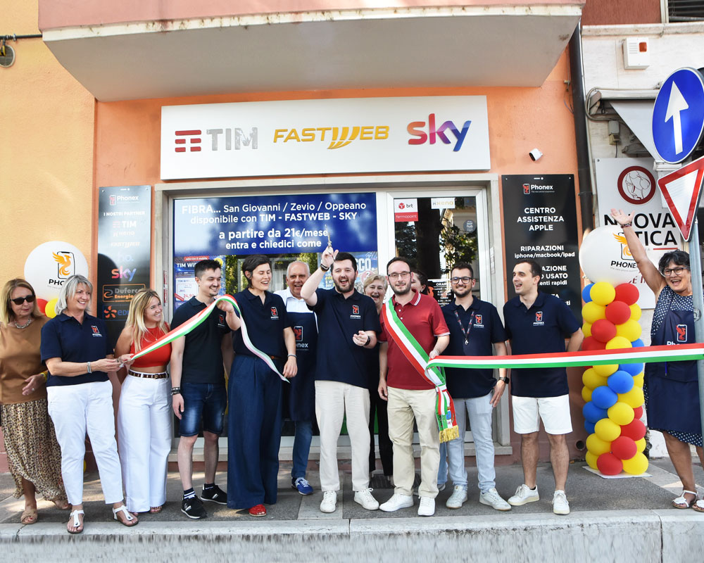 Ha aperto a San Giovanni Lupatoto, Phonex, il nuovo punto di riferimento per la telefonia