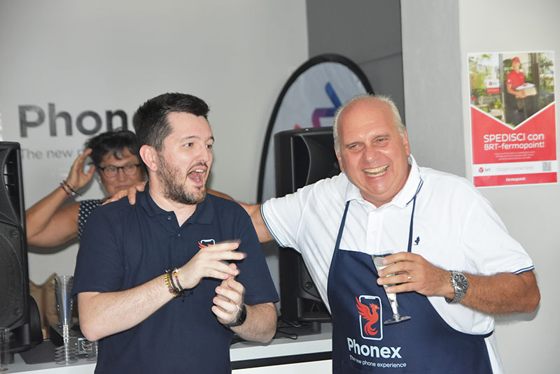 Phonex-festa-inaugurazione-San-Giovanni-Lupatoto Ha aperto a San Giovanni Lupatoto, Phonex, il nuovo punto di riferimento per la telefonia